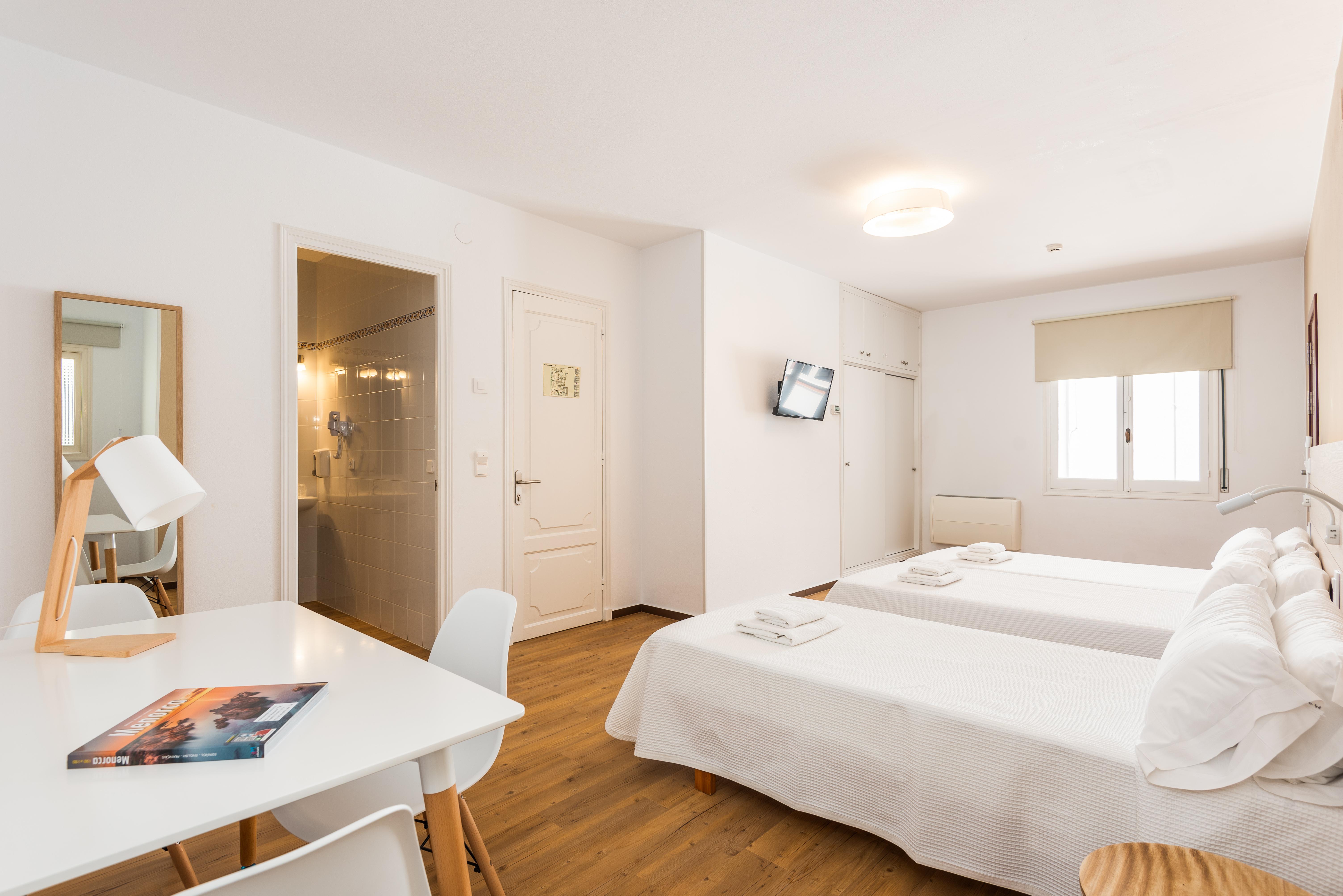 Hostal Jume - Urban Rooms Mahon  Exterior photo