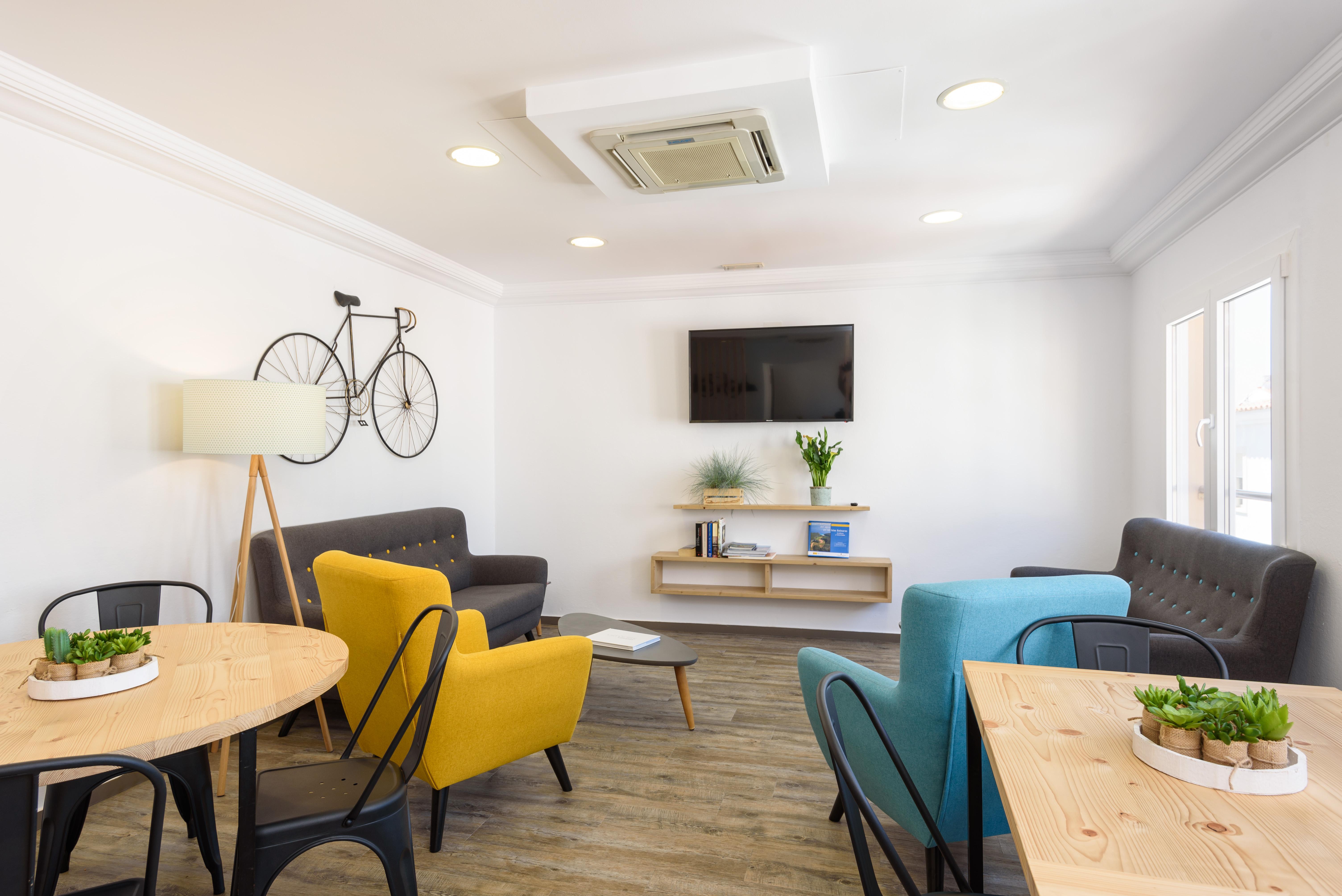 Hostal Jume - Urban Rooms Mahon  Exterior photo