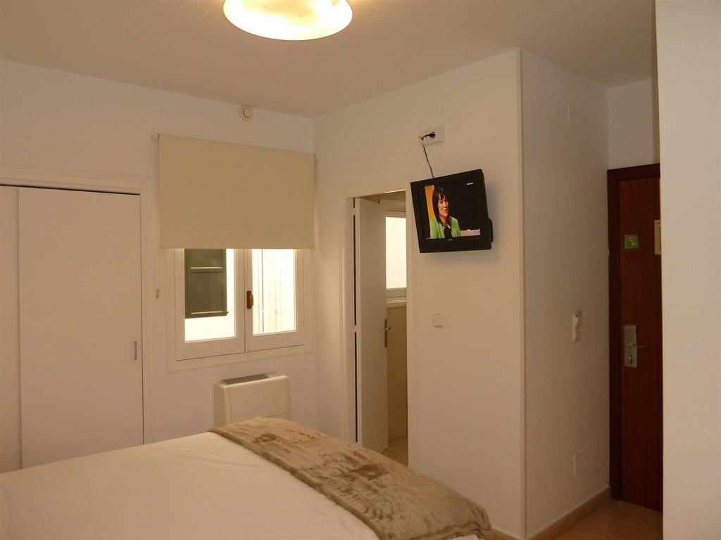 Hostal Jume - Urban Rooms Mahon  Exterior photo