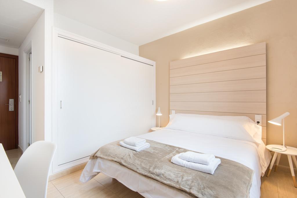 Hostal Jume - Urban Rooms Mahon  Exterior photo